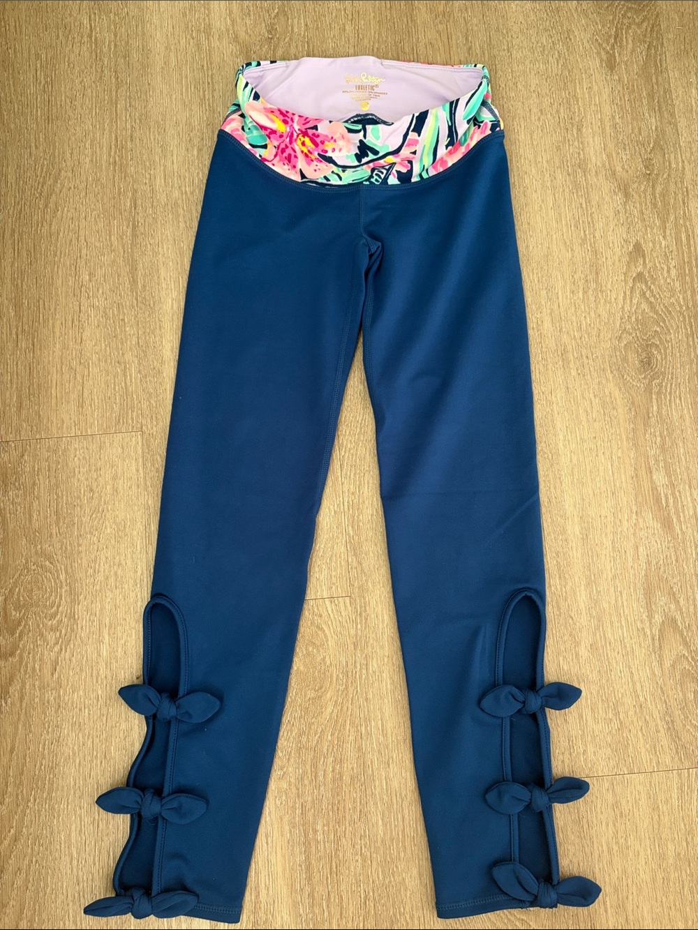 Women’s Lilly Pulitzer Navy Leggings with Floral Waist and Bow Trim